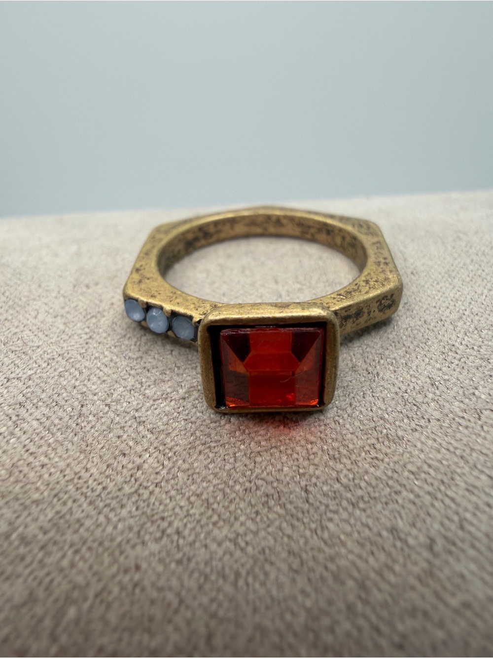 Antique-Style Red Gem Square Ring - Brass Finish